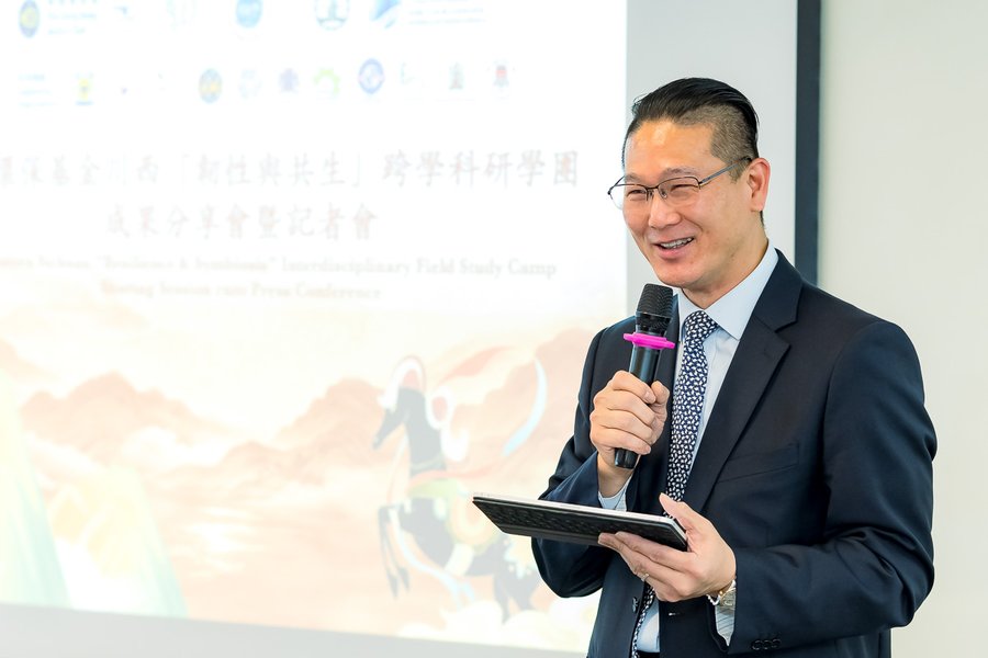 The Hon Dennis LEUNG Tsz-wing, MH